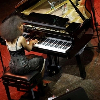 Sotto le stelle del jazz: la pianista e cantante cubana Jany McPherson inaugura venerdì 3 maggio la nuova edizione di Monza Visionaria 
