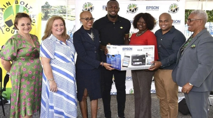 Epson dona altre stampanti alla Usain Bolt Foundation in Giamaica 