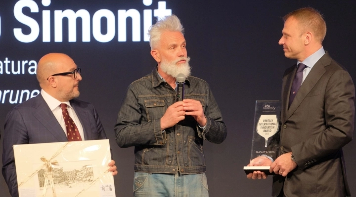 Al Maestro di potatura della vite Marco Simonit il Premio Vinitaly International Innovation 2023