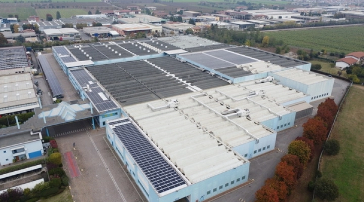 Metelli Group, l'eccellenza dell'automotive italiano sceglie Derbigum per i tetti dei suoi stabilimenti