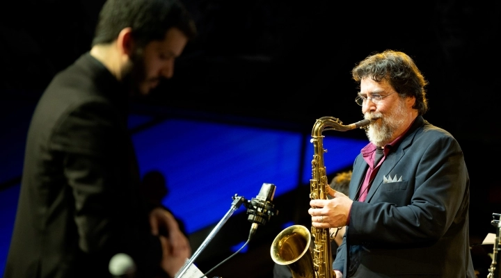 La Civica Jazz Orchestra diretta da Luca Missiti domenica 7 aprile al Blue Note di Milano con Emanuele Cisi special guest al sax